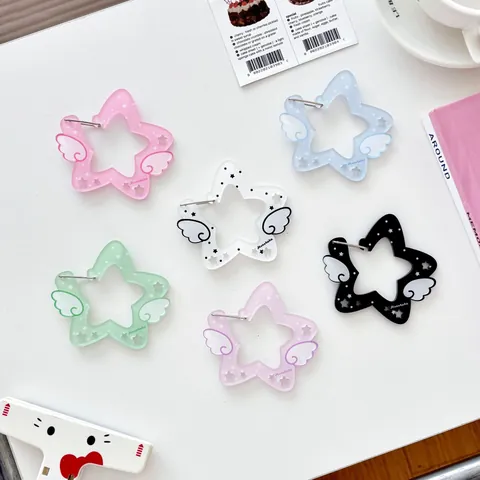 Llavero de Acrílico con Estrella y Ala de Ángel Colgante Decorativo para Bolso Mosquetón para Mujeres Niñas Accesorio para Mochila Amuleto de Estrella Colorida