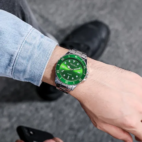 Herren Business Quarzuhr Mit Legierungsband Drehbare Lünette Rundes Zifferblatt Taucherstil Klassische Leuchtzeiger Mode Armbanduhr
