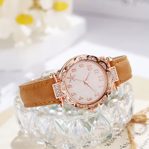 Reloj de Cuarzo de Moda para Mujer Correa de Cuero PU Esfera Floral Caja de Oro Rosa Detalles de Strass Elegante