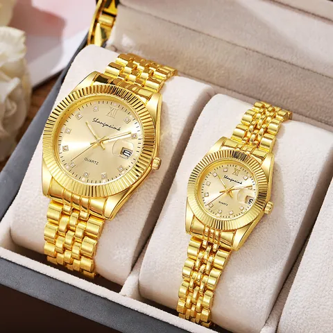 Luxury Gold Quartz Couple Watch With Calendar Rhinestone Dial Roman Numeral Alloy Strap Business Wristwatch For Men Women
