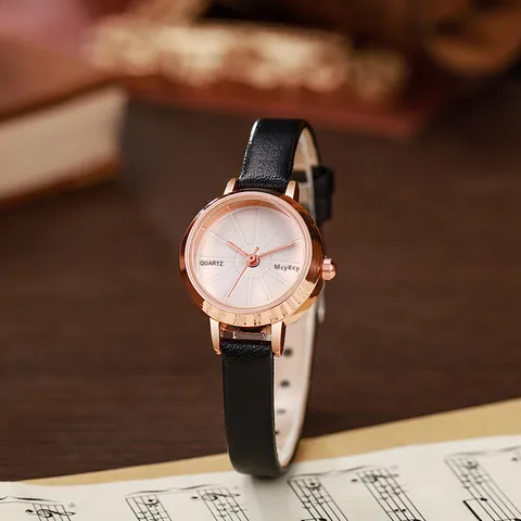Vintage Minimalistisch Damen Quarzuhr Mit Legierungsgehäuse PU Lederarmband Edelstahl Schließe Saphirglas Spiegel Retro Elegant Armbanduhr