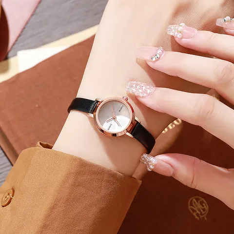Vintage Minimalistisch Damen Quarzuhr Mit Legierungsgehäuse PU Lederarmband Edelstahl Schließe Saphirglas Spiegel Retro Elegant Armbanduhr