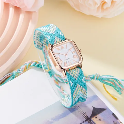 Damen Retro Quadratisch Quarzuhr Bohemian Bunte Geflochtene Seil Armband Legierung Gehäuse Ethnischen Stil Mode Armbanduhr