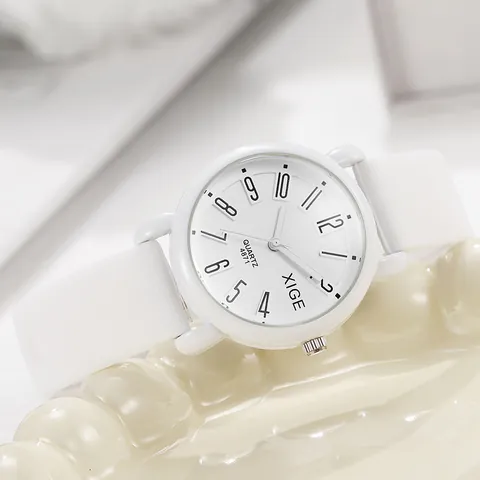 Minimalist Silicone Strap Quartz Watch For Women Students Waterproof Dopamine Color Round Dial Fashion Casual Wristwatch Gift