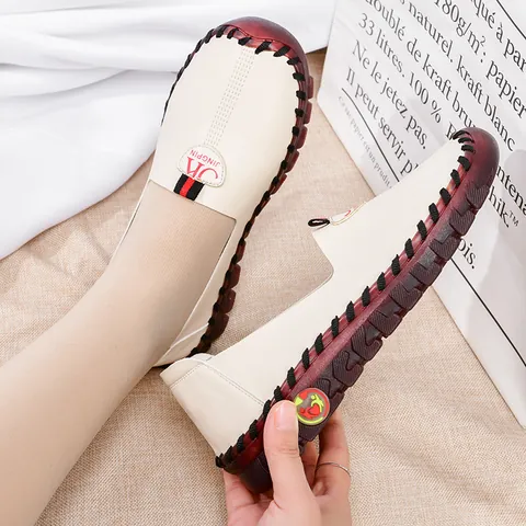 Women's Casual Microfiber Leather Flat Shoes Soft Sole Hand-Stitched Loafers Comfortable Slip-On Mama Shoes Walking Shoes
