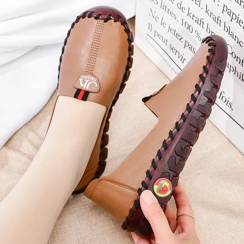 Women's Casual Microfiber Leather Flat Shoes Soft Sole Hand-Stitched Loafers Comfortable Slip-On Mama Shoes Walking Shoes