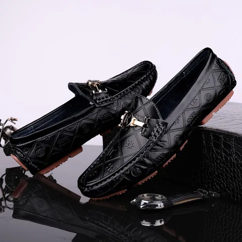 Men Head Layer Cowhide Loafers Quilted Embossed Driving Shoes With Metal Horsebit Buckle Casual Business Slip-On Loafers For Men