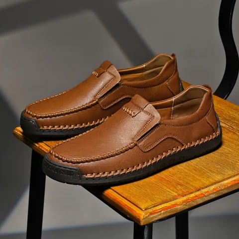Men Casual Cowhide Leather Loafers Slip-on Driving Shoes Breathable Hand-stitched Rubber Sole Business Casual Footwear Big Size