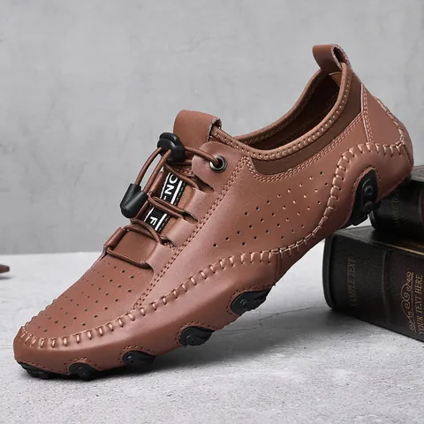 Mocassini in Pelle Casual da Uomo Perforati Traspiranti Scarpe da Guida Cuciti a Mano Suola in Gomma Antiscivolo Slip-On Scarpe Uomo