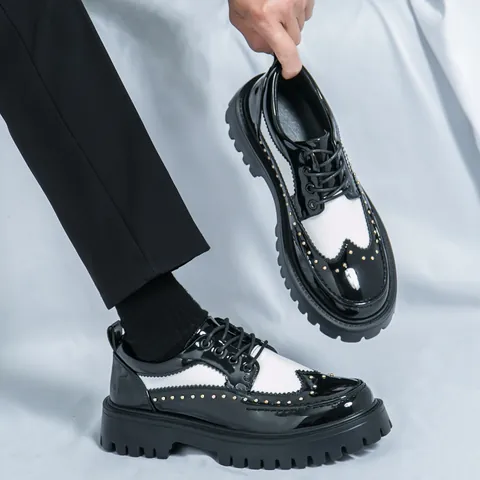 Men British Brogue Derby Shoes Shiny PU Leather Rivet Decoration Platform Height Increased Lace Up Casual Fashion Shoes