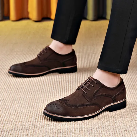 British Style Men's Brogue Shoes Vintage Faux Suede Wingtip Carved Dress Shoes Formal Business Casual Lace Up Oxford Derby Shoes Wear Resistant Rubber Sole For Men