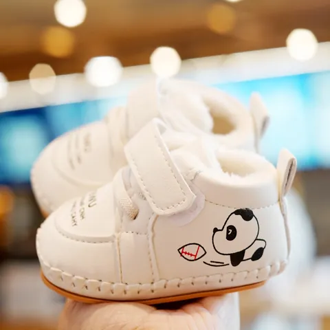 Winter Baby First Walkers Warm Fleece Synthetic Leather Cartoon Panda Soft Sole Anti Slip Infant First Shoes For Toddlers