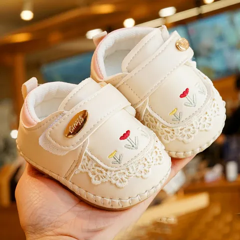 Baby Girls Soft Sole Anti-Slip Pre-Walker Shoes Floral Embroidery Lace Princess Infant First Walking Shoes Spring Autumn
