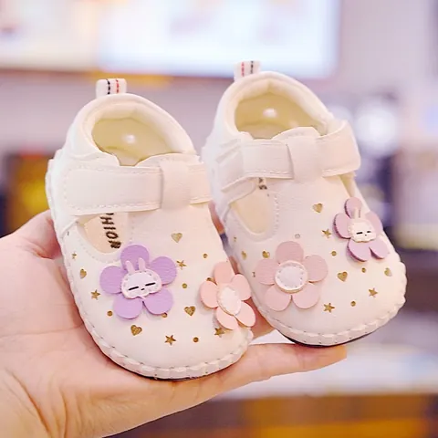 Chaussures de Marche Bébé Fille Semelle Souple Cuir Synthétique Sandales Princesse Fleurs 3D Lapin Cœur Étoile Bande Auto-agrippante