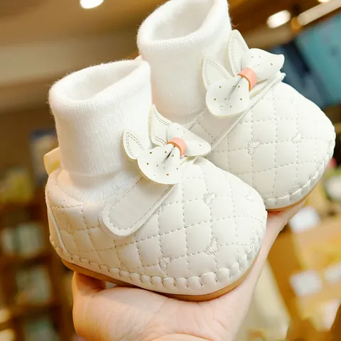 Chaussures de Pré-marche pour Bébé Fille Semelle Souple Antidérapante Cuir Synthétique Matelassé Cœur Nœud Princesse