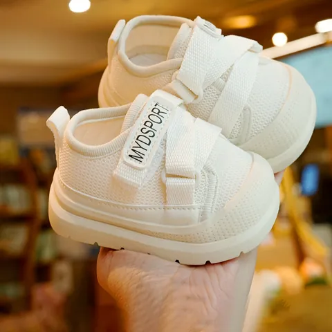 Chaussures de Marche en Maille Respirante pour Bébé Semelle Souple Antidérapante Baskets Décontractées Sport Extérieur