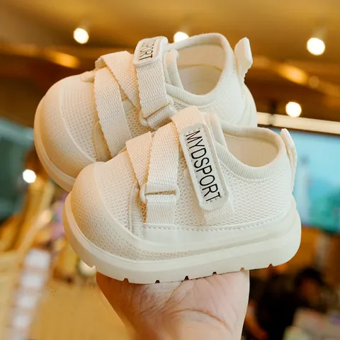 Chaussures de Marche en Maille Respirante pour Bébé Semelle Souple Antidérapante Baskets Décontractées Sport Extérieur