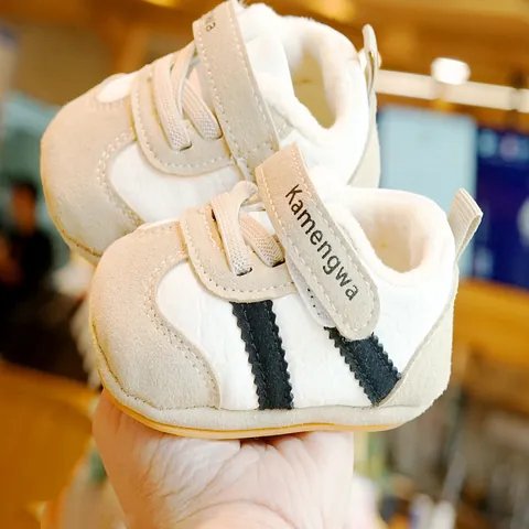 Baby First Walker Shoes Soft Sole Non-Slip Infant Pre-Walker Shoes Warm Plush Lined Winter Toddler Sneakers Hook And Loop