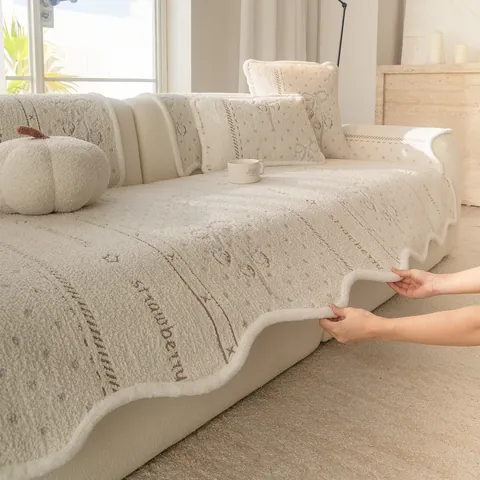 Moderno Minimalista Irregolare Peluche Copertura per Divano Antiscivolo Bordo Ondulato Mezzo Velluto Fragola Floreale Cuscino Decor