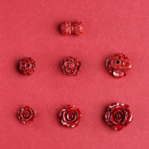 Ciondoli a Forma di Fiore in Cinabro Intagliato per Creazione Gioielli DIY Sabbia d'Oro Viola Loto Rosa Distanziatori per Bracciali Collane