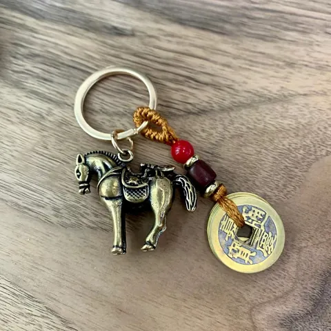 Vintage Brass Horse Keychain Lucky Coin Pendant Traditional Chinese Feng Shui Car Key Ring Success Prosperity Hanging Gift