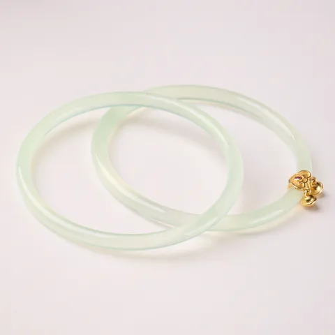 New Chinese Style Apple Green Chalcedony Bangle Set With 925 Sterling Silver Gold Plated Ruyi Bell Pendant Zirconia Gemstone Elegant Jewelry For Women
