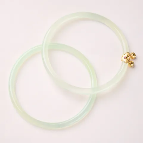 New Chinese Style Apple Green Chalcedony Bangle Set With 925 Sterling Silver Gold Plated Ruyi Bell Pendant Zirconia Gemstone Elegant Jewelry For Women