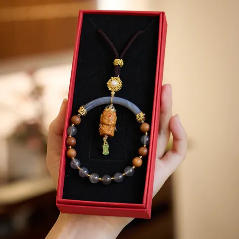 Ornamento da Appendere per Auto in Legno di Sandalo Zen Cinese Tradizionale Agata Viola Fumo Tara Buddha Amuleto della Ricchezza Pendente a Mano