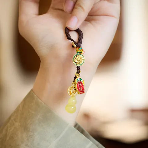 Vintage Chinese Style Keychain Gold Plated Brass Dragon Charm Synthetic Amber Gourd Lucky Blessing Wealth Prosperity Gift For Men Women