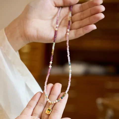 Collar de Perlas de Agua Dulce y Turmalina Arcoíris Natural Con Colgante Thangka de Plata de Ley 925 Joyería Étnica