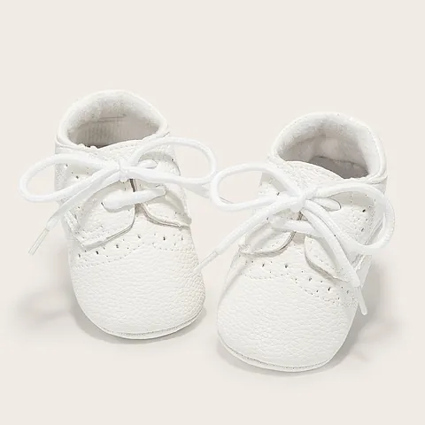 Baby White Faux Leather First Walker Shoes Soft Sole Brogue Perforated Infant Toddler Prewalker Shoes Spring Autumn