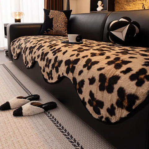 Copridivano Vintage con Stampa Leopardata in Peluche Tappetino per Divano in Pelliccia Sintetica Antiscivolo Bordo Ondulato Decorativo
