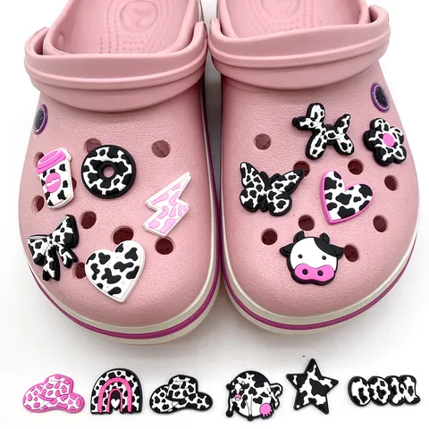 Ciondoli per Scarpe con Stampa Mucca per Zoccoli PVC Rosa Nero Bianco Cuore Stella Farfalla DIY Accessori per Scarpe