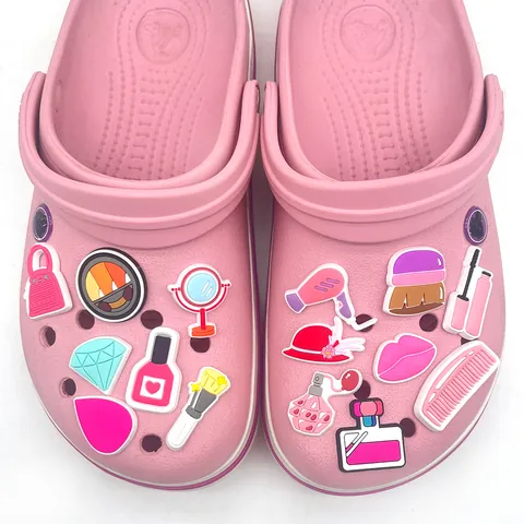 Make-up Thema Cartoon PVC Croc Charms Für Clogs DIY Dekorative Schuhzubehör Set Für Damen Kinder Sandalen Schmuck Charms