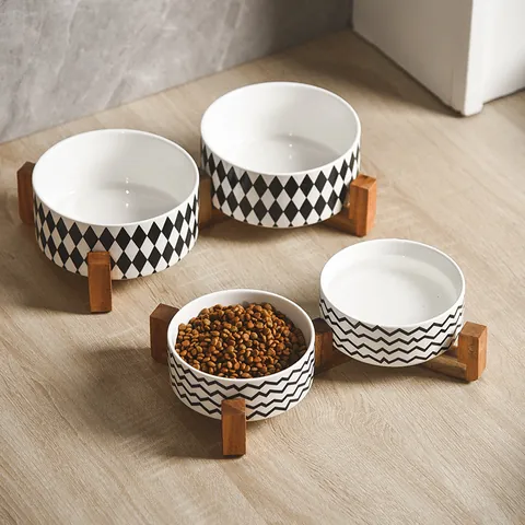 Nordische Stijl Keramische Voerbak Met Verhoogde Houten Standaard Nekbescherming Minimalistisch Geometrisch Patroon Voer Waterbak Voor Katten En Honden