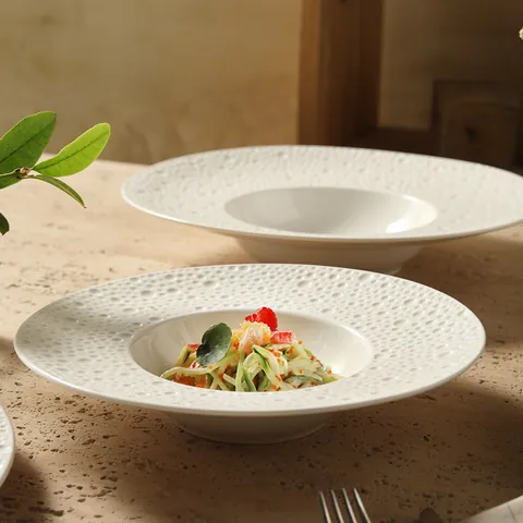 Plato de Pasta Ensalada Cerámica Diseño Creativo Borde Ancho Relieve Burbujas Plato de Porcelana Blanca para Hotel Hogar Cocina
