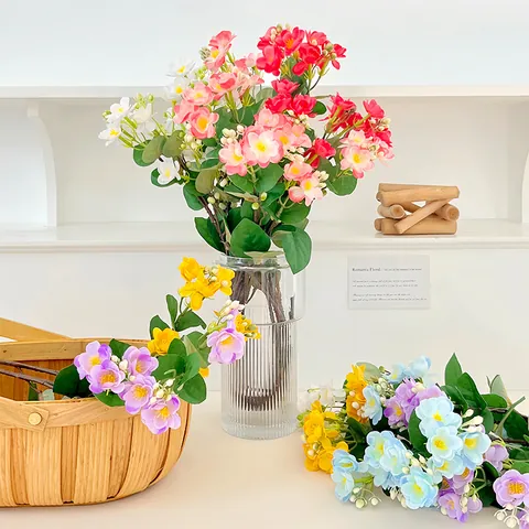 Ramo di Fiori di Gelsomino Artificiale Realistico in Tessuto di Seta Bouquet Simulazione per Casa Matrimonio Soggiorno Decorazione Oggetti di Scena Fotografici Ramo Singolo