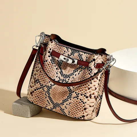 Vintage Snake Skin Pattern Genuine Leather Bucket Bag For Women Street Style Shoulder Handbag With Silver Tone Metal Lock