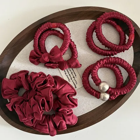 Burgunderrot Satin Haargummis Elegant Perlenimitat Schleife Elastische Haarbänder Französischer Stil Retro Pferdeschwanz Halter Für Damen Haarschmuck