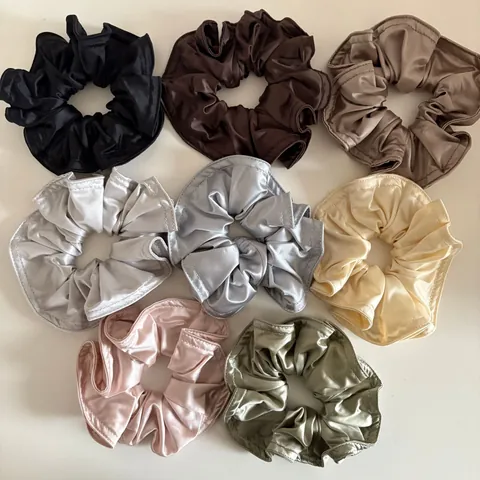 Chouchous en Satin de Couleur Unie Élégants Lustre Perlé Grands Anneaux de Cheveux Élastiques Porte-Queue de Cheval Pour Femmes Accessoires de Cheveux