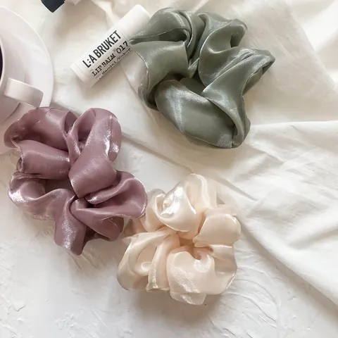 Scrunchies Élégants en Satin Plissés Tissu Brillant Anneaux de Cheveux Élastiques pour Femmes Grand Scrunchie Attaches de Cheveux Style Coréen Coiffure