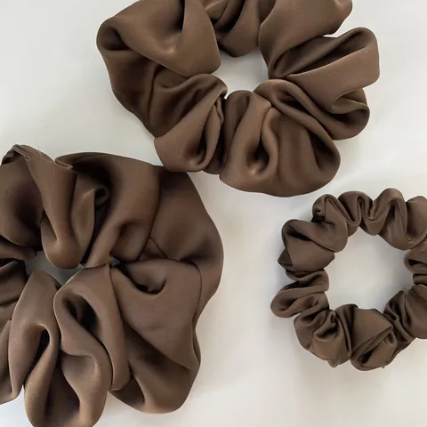Elastici per Capelli in Raso Varie Dimensioni Plissettato Elastico Tinta Unita Caffè Beige Nero Bianco Donna Accessori