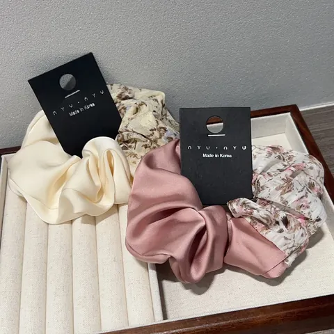 Koreanisch Retro Blumen Patchwork Satin Haargummis Für Damen Elegant Süß Chouchous Mode Haarschmuck Für Den Alltag
