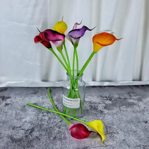Künstliche Calla Lilie Blume Weichgummi Real Touch Einzelzweig Für Haus Hochzeit Party Deko Fotografie Requisiten Strauß
