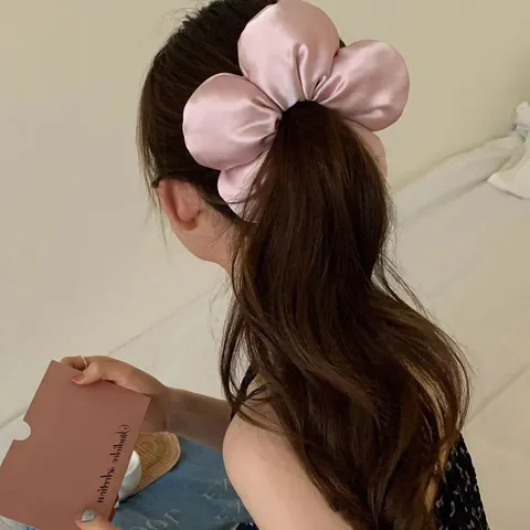 Elegante Elastico per Capelli 3D a Forma di Fiore in Raso Scrunchie Oversize per Donna Stile Coreano Accessorio per Capelli