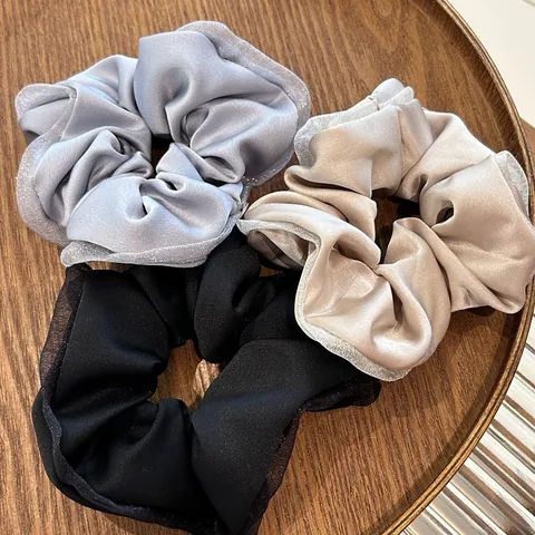 Scrunchies in Satin Francese Con Pizzo in Rete Bordo Glitter Argento Elastici per Capelli Eleganti Fermacoda per Donna Accessori Moda