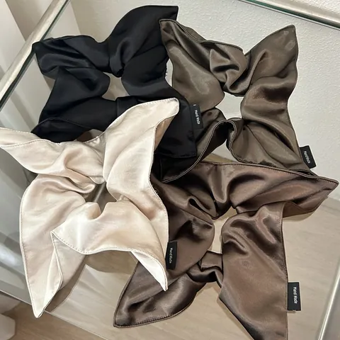 Elegant Satin Hair Scrunchie Large Oversized Pleated Hair Tie With Handmade Label Glossy Ponytail Holder For Women