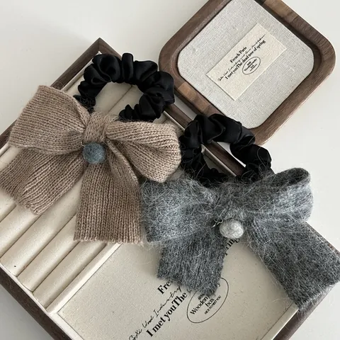 Attache Cheveux Nœud en Peluche Tricoté Style Coréen Élégant Chouchou à Pompons Doux Corde à Cheveux Hiver Femme Fille