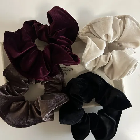Vintage French Velvet Scrunchies Large Hair Ties Soft Elastic Hair Bands Elegant Solid Color Hair Accessories For Women