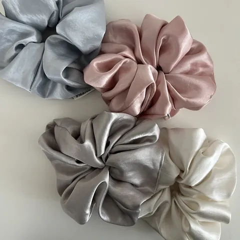 Large Satin Scrunchies Solid Color Elastic Hair Ties Vintage Oversized Hair Bands Elegant Ponytail Holder For Women Girls